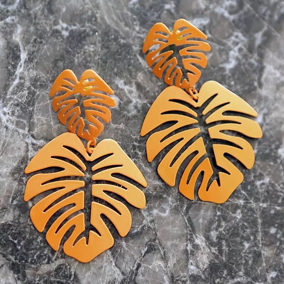 Woman’s earrings - Picture 4 of 4